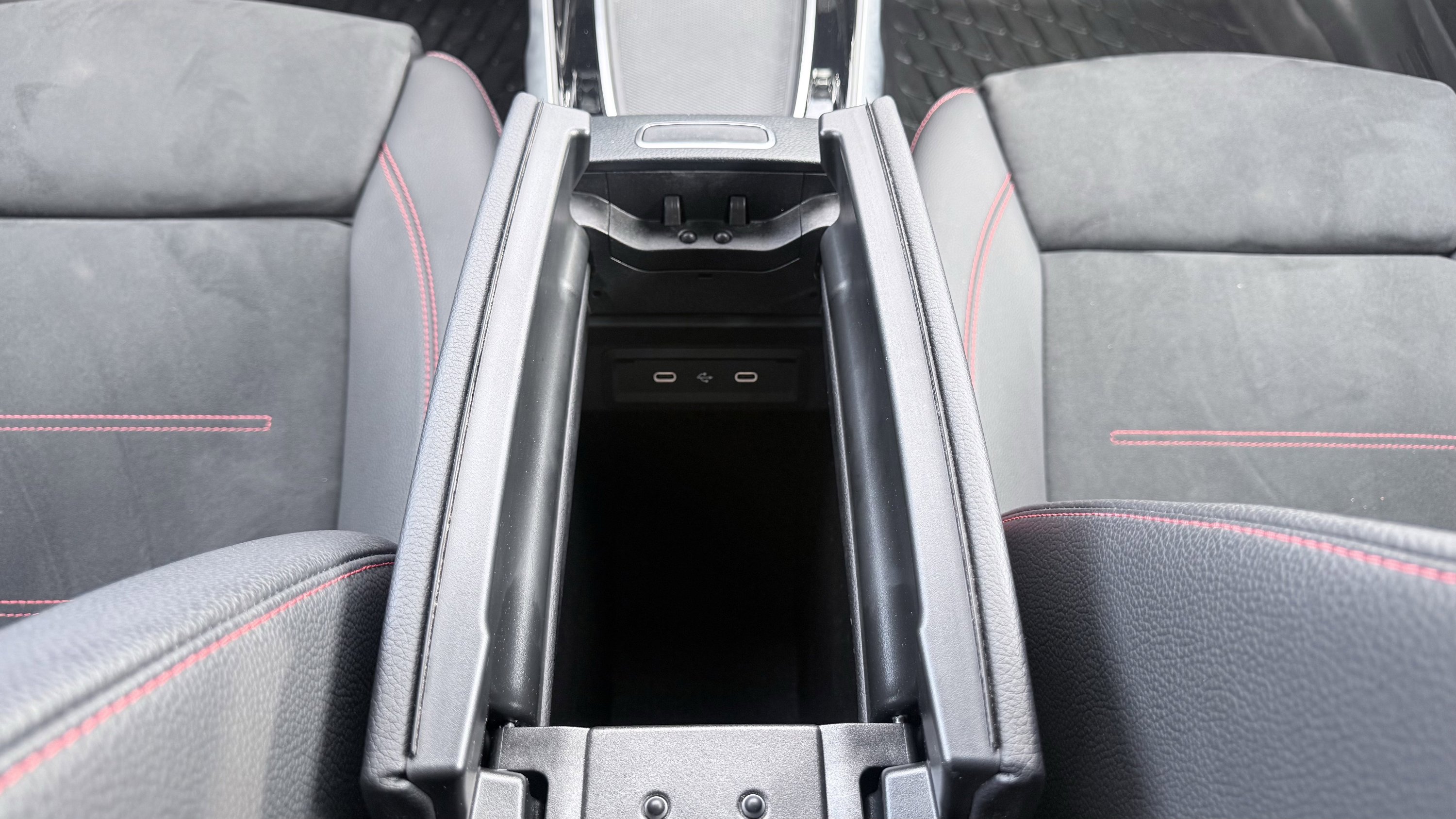 Used 2024 Mercedes-Benz GLB 250 image 60