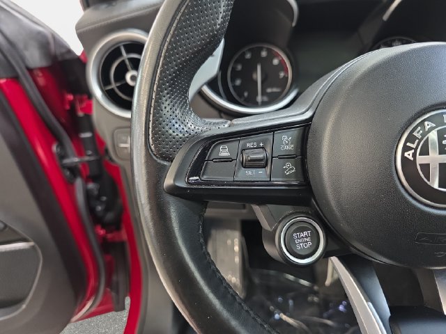 Used 2022 Alfa Romeo Stelvio Veloce AWD/4WD image 17