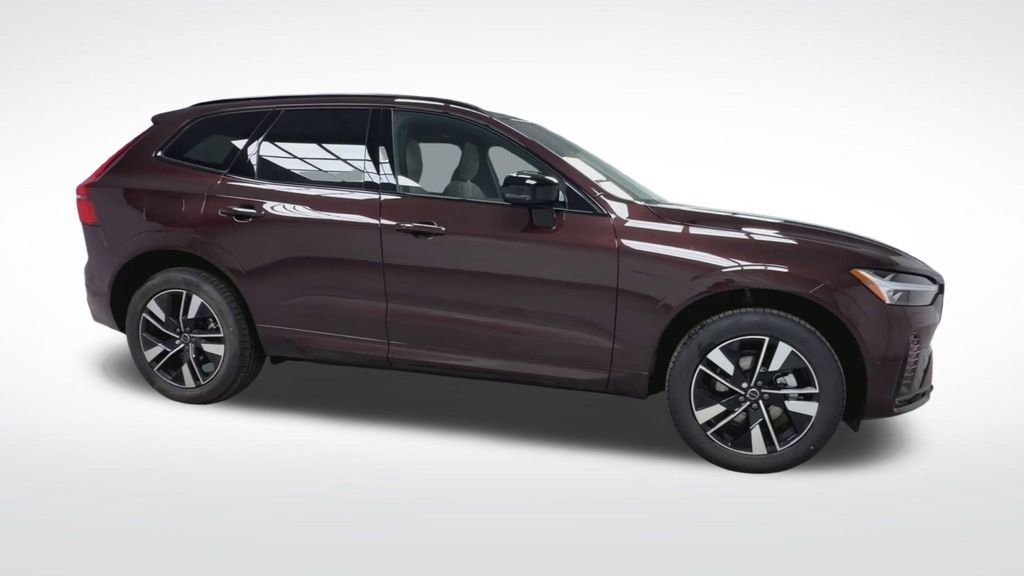 New 2026 Volvo XC60 B5 Plus w/ Protection Package Premier image 9