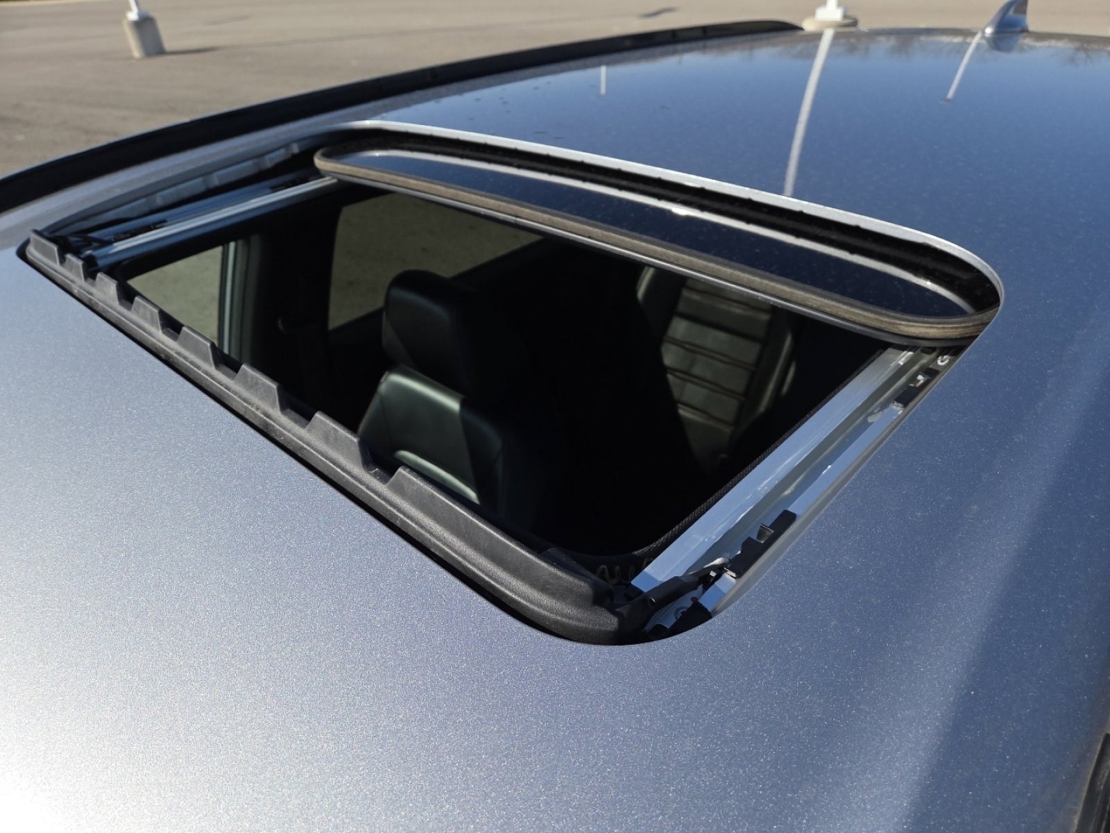 Used 2023 Honda CR-V Sport Touring image 3