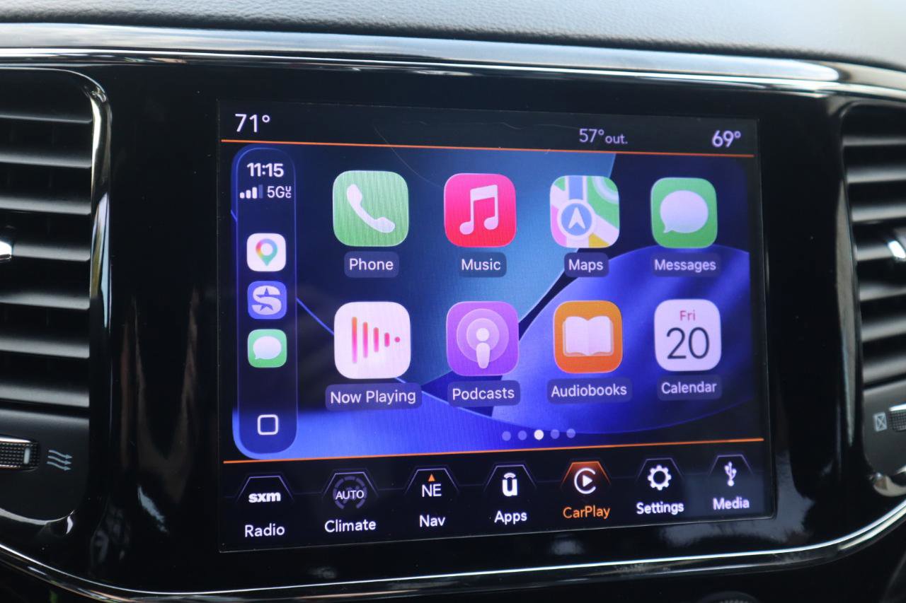 Used 2019 Jeep Grand Cherokee Laredo w/ 18" Wheel & 8.4" Radio Group image 78