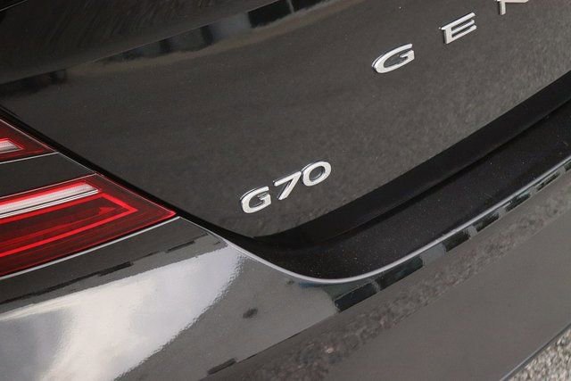 Used 2025 Genesis G70 2.5T image 9