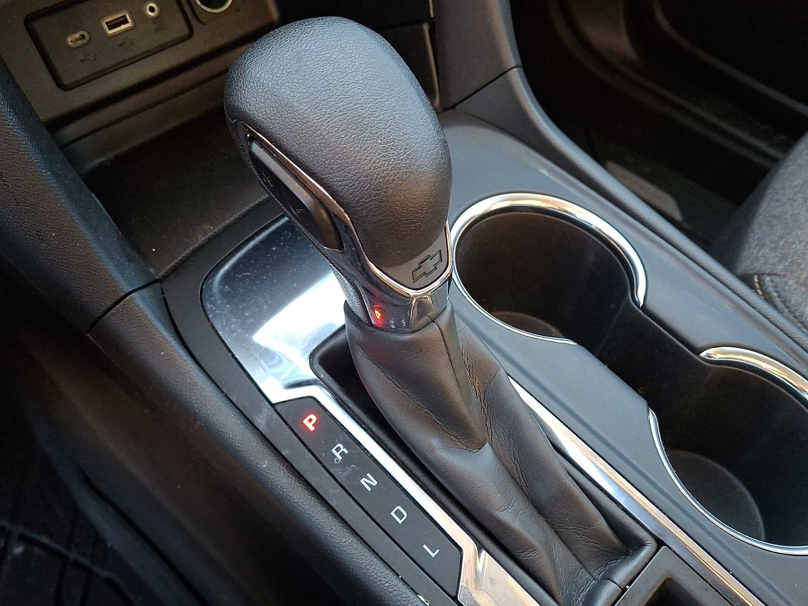 Used 2023 Chevrolet Equinox LT w/ LPO, Floor Liner Package image 14