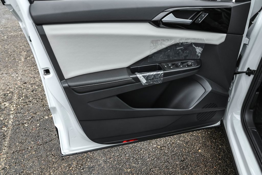 New 2026 Volkswagen Taos S image 29