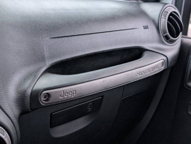 Used 2018 Jeep Wrangler Unlimited Sport S image 25