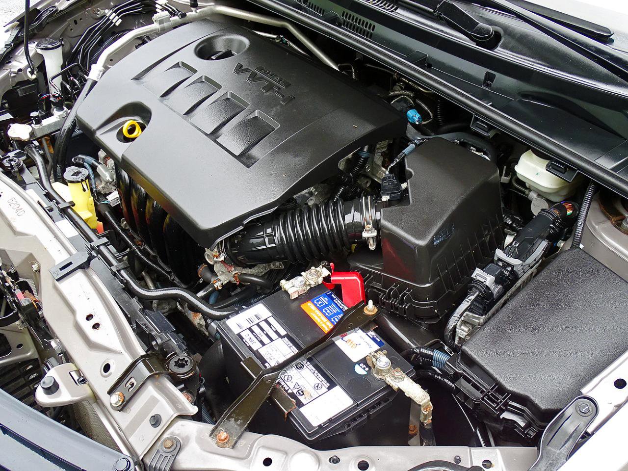 Used 2014 Toyota Corolla LE FWD image 19