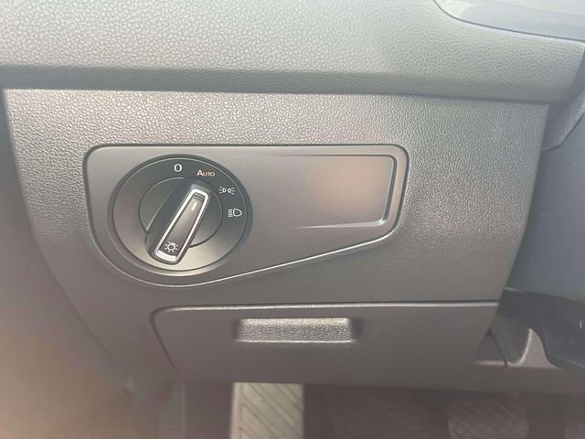 Used 2022 Volkswagen Tiguan SE image 21