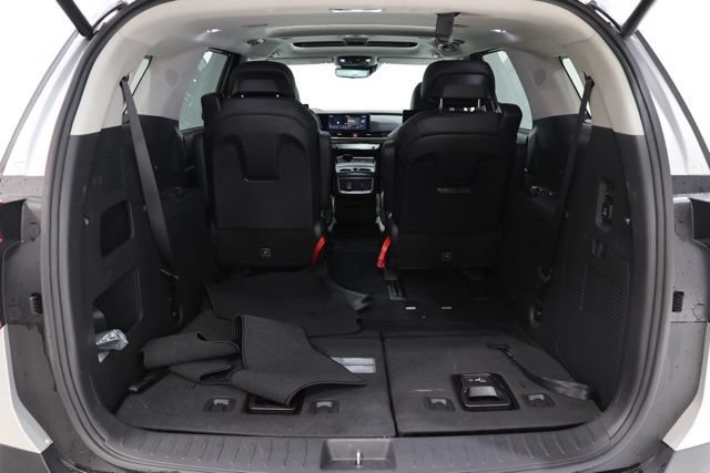 Used 2025 Kia Carnival SX Prestige FWD image 37