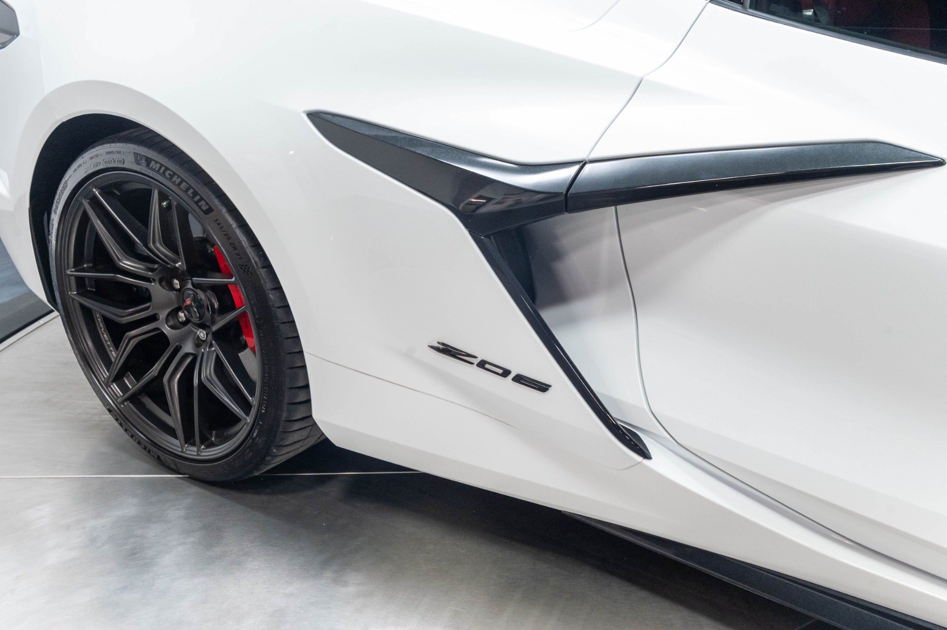 Used 2023 Chevrolet Corvette Z06 RWD image 25