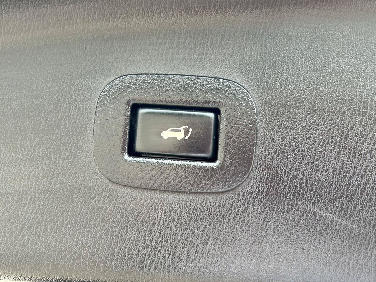 Used 2019 Nissan Armada Platinum w/ Captain's Chairs Package AWD/4WD image 28