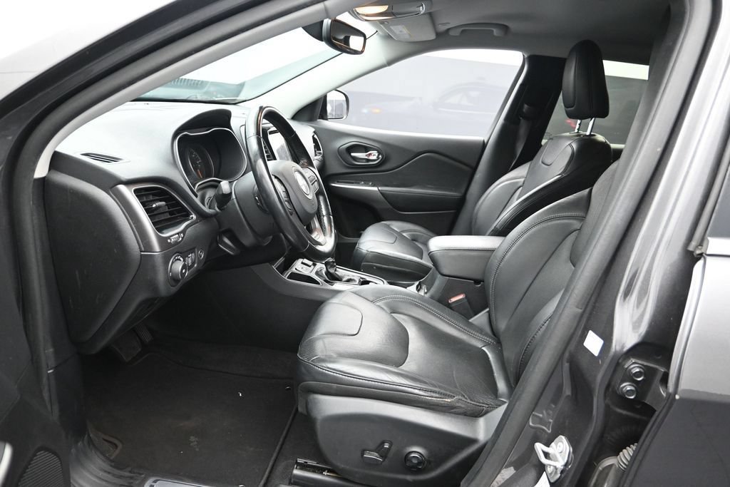 Used 2020 Jeep Cherokee Limited FWD image 10