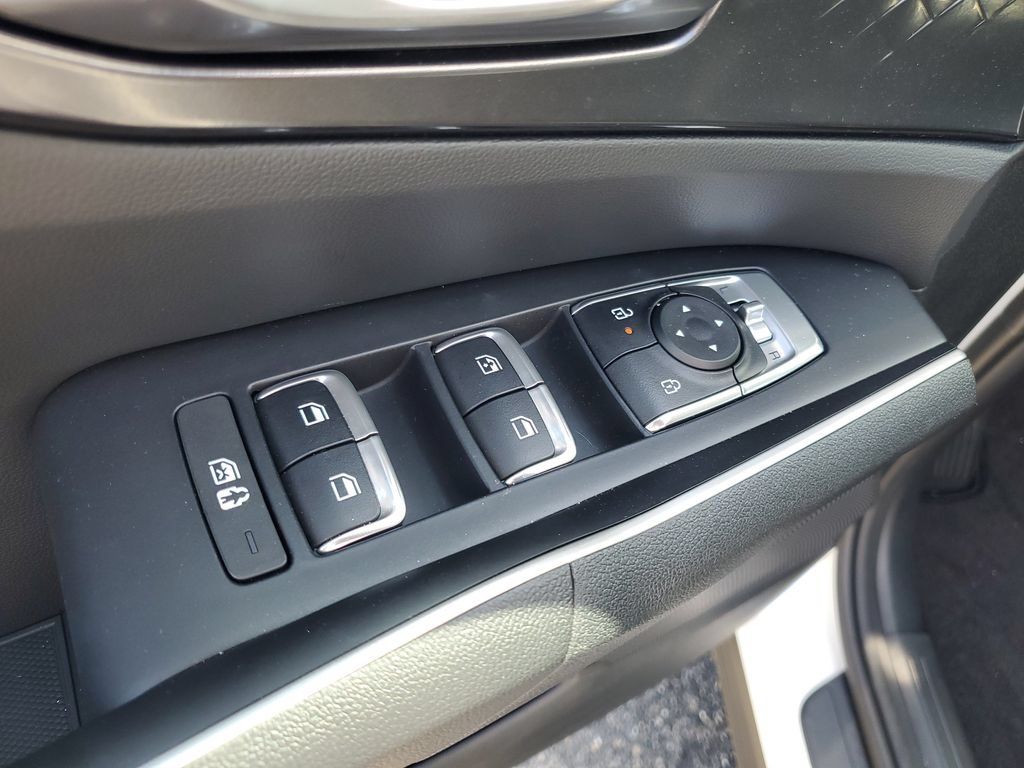 Used 2025 Kia Sorento LX FWD image 9