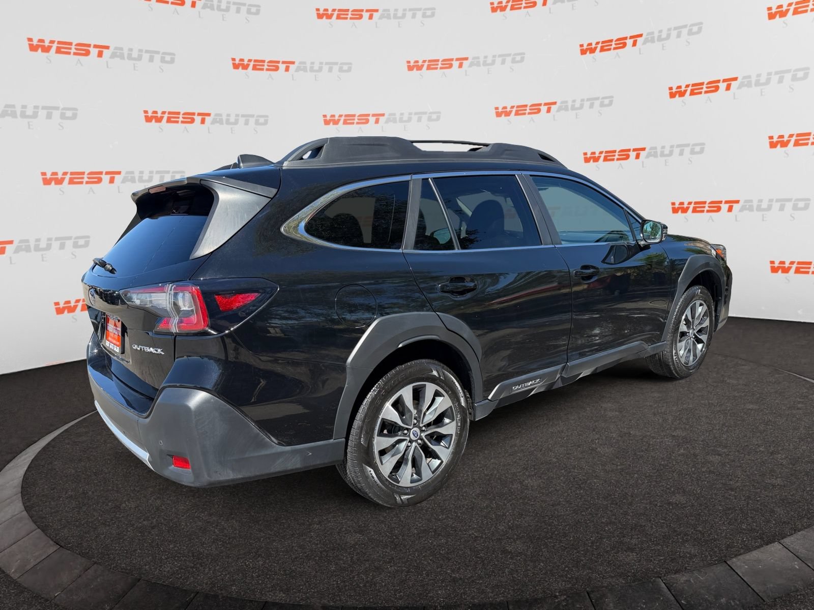 Used 2024 Subaru Outback Limited AWD/4WD image 5
