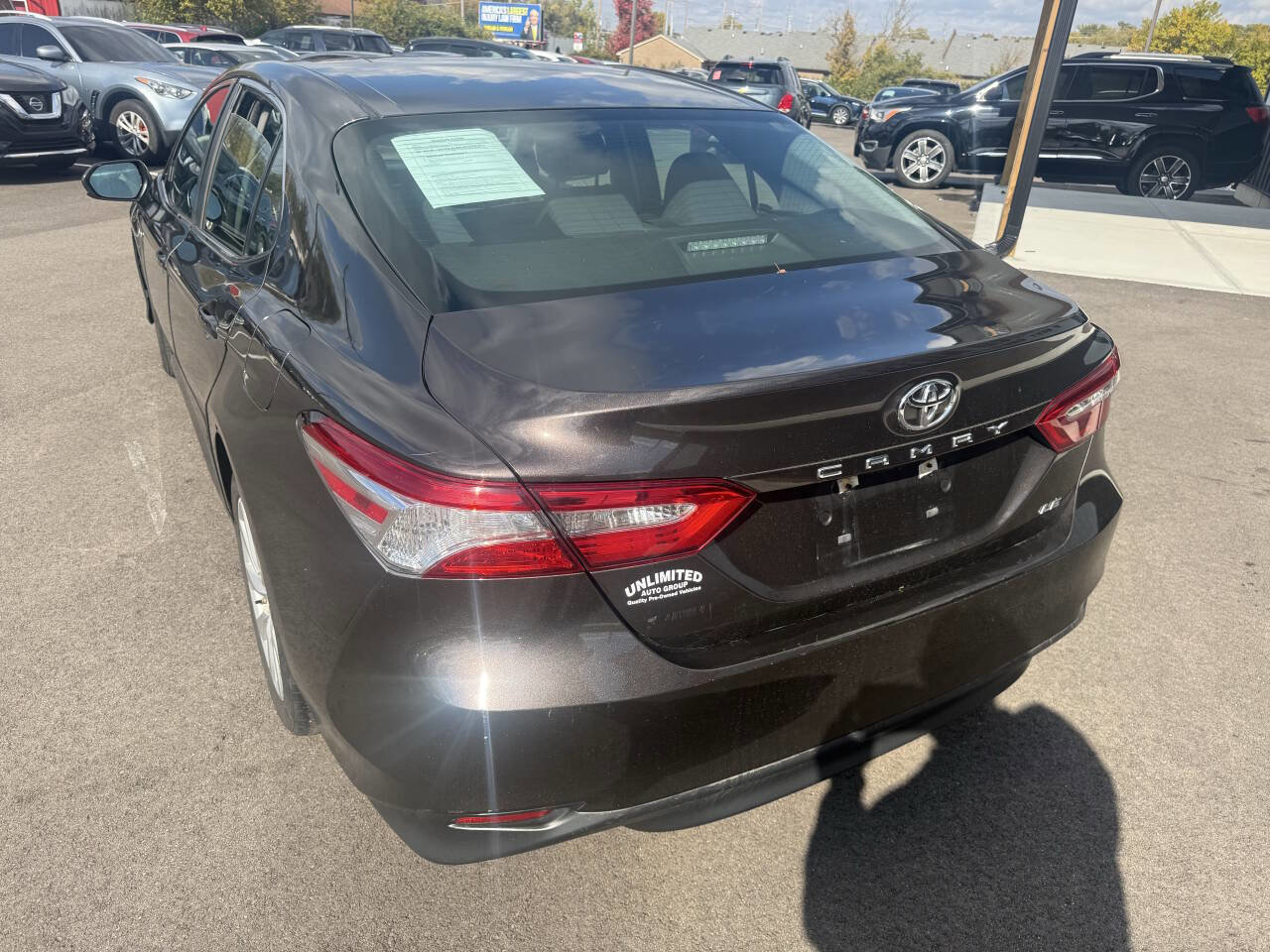 Used 2018 Toyota Camry LE image 10