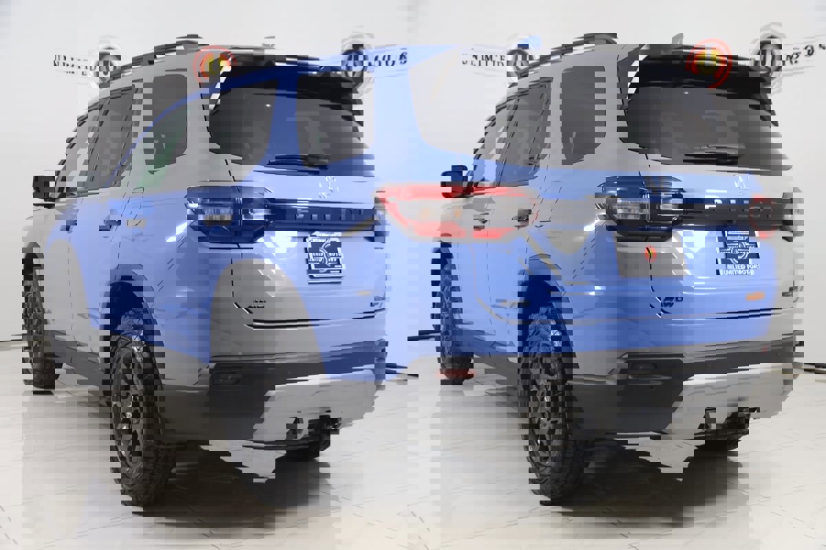 Used 2023 Honda Pilot TrailSport image 4