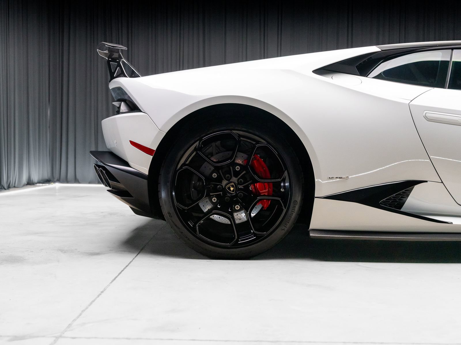 Used 2016 Lamborghini Huracan LP 610-4 AWD/4WD image 34
