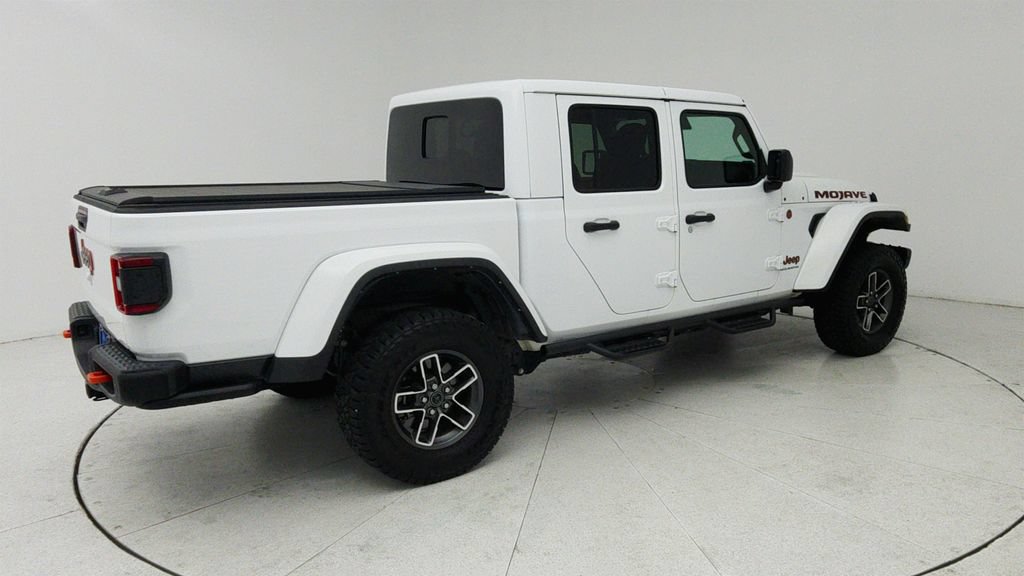 Used 2024 Jeep Gladiator Mojave AWD/4WD image 7