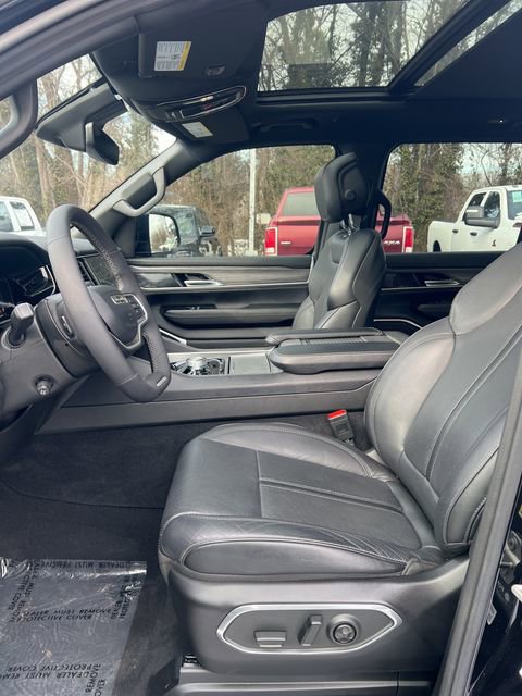 Used 2023 Jeep Wagoneer Series II w/ Premium Group I image 27