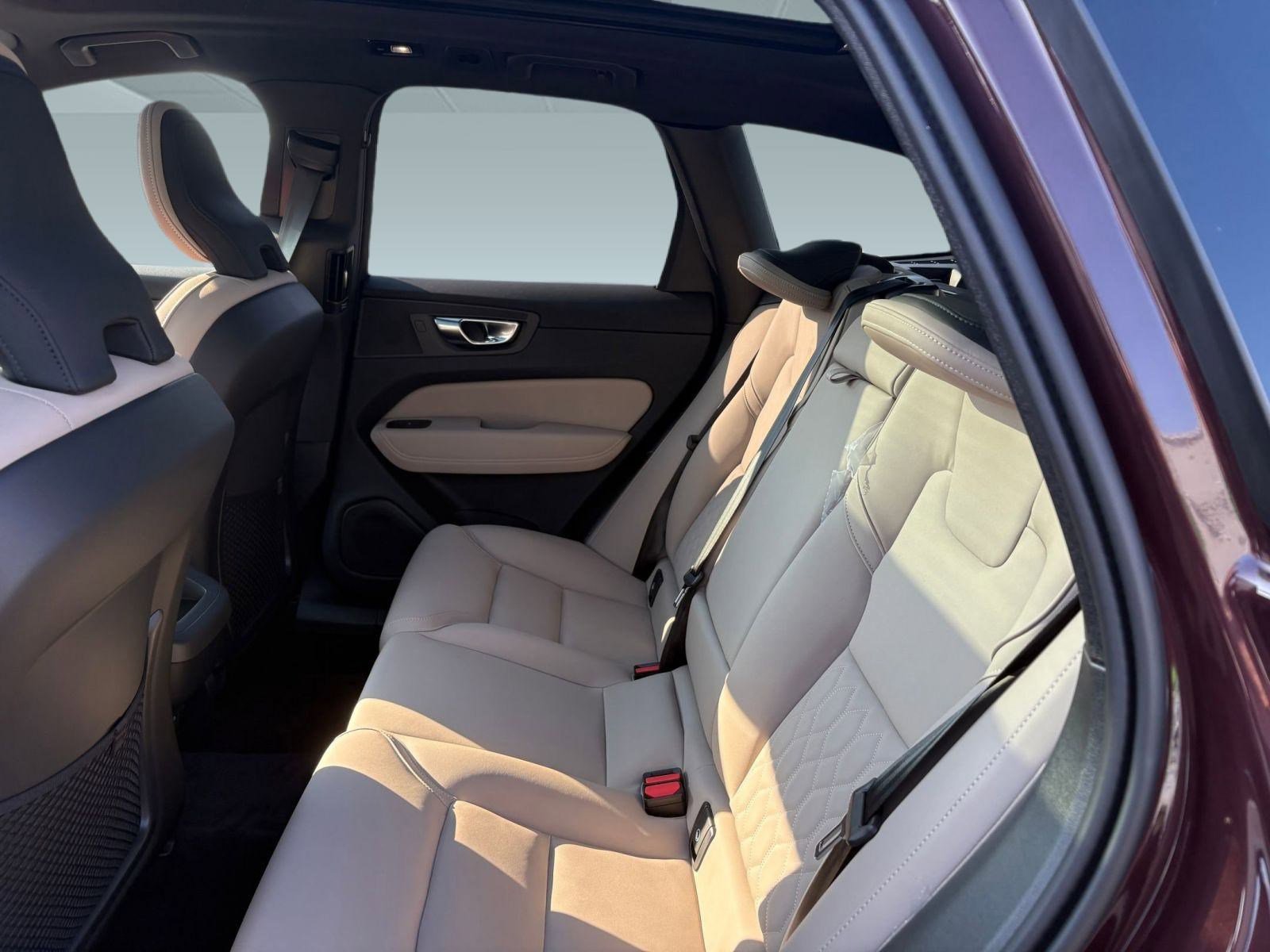 New 2026 Volvo XC60 B5 Plus w/ Climate Package image 23