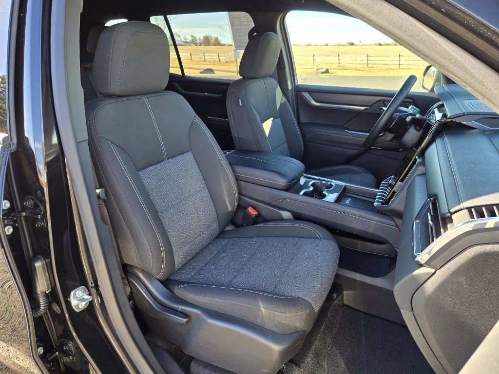 Used 2025 GMC Acadia Elevation AWD/4WD image 25