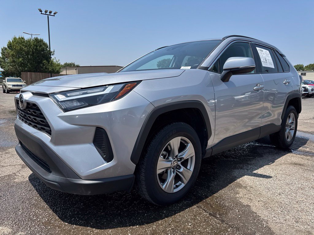 Used 2024 Toyota RAV4 XLE FWD image 3