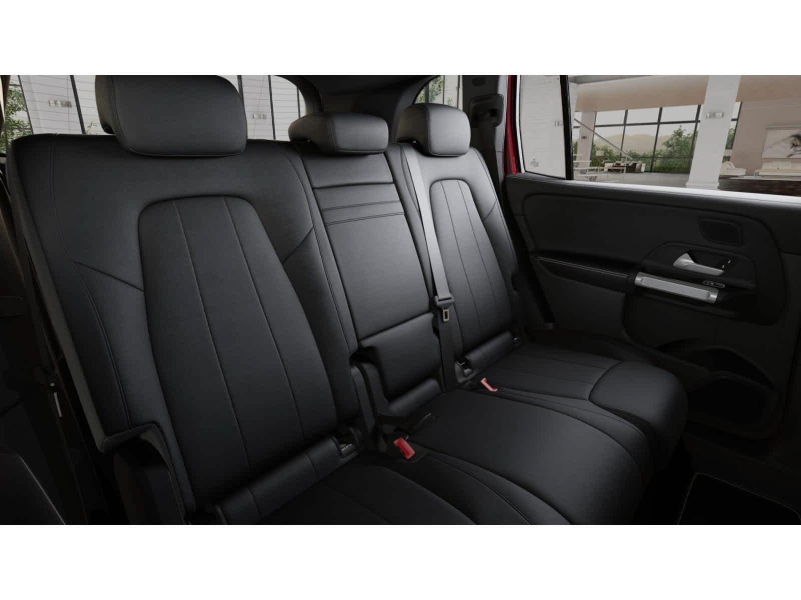 Used 2026 Mercedes-Benz GLB 250 image 4