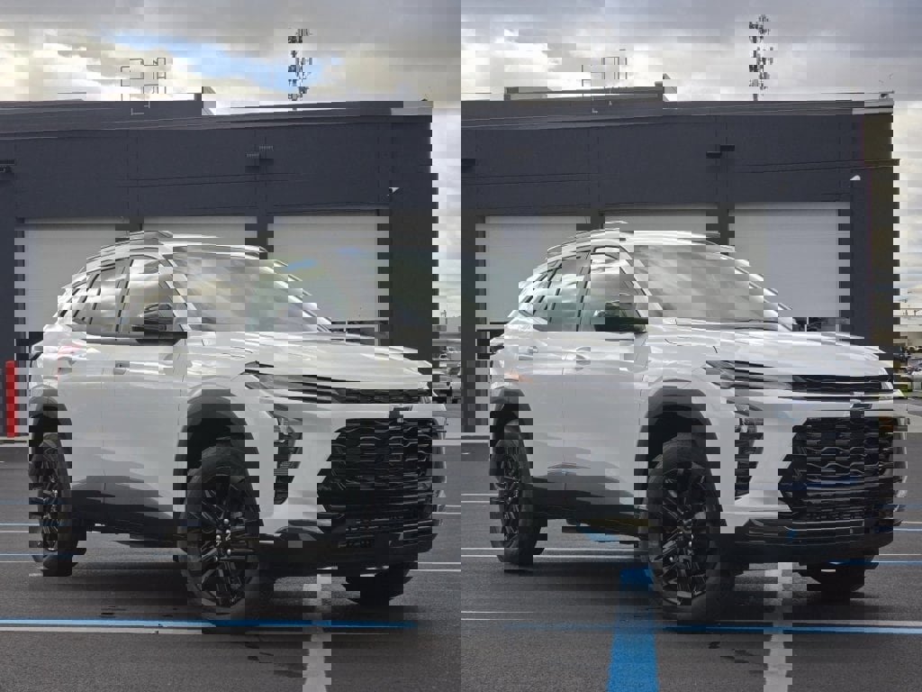 New 2026 Chevrolet Trax ACTIV w/ Driver Confidence Package image 2