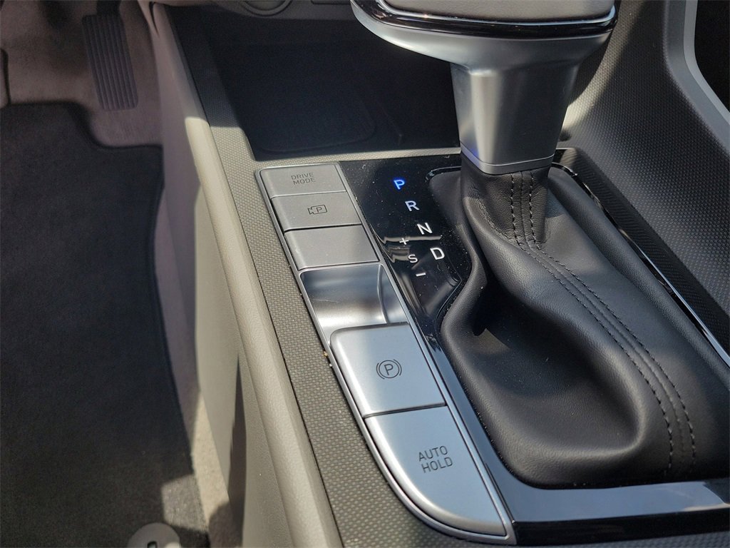Used 2025 Hyundai Elantra SEL image 27