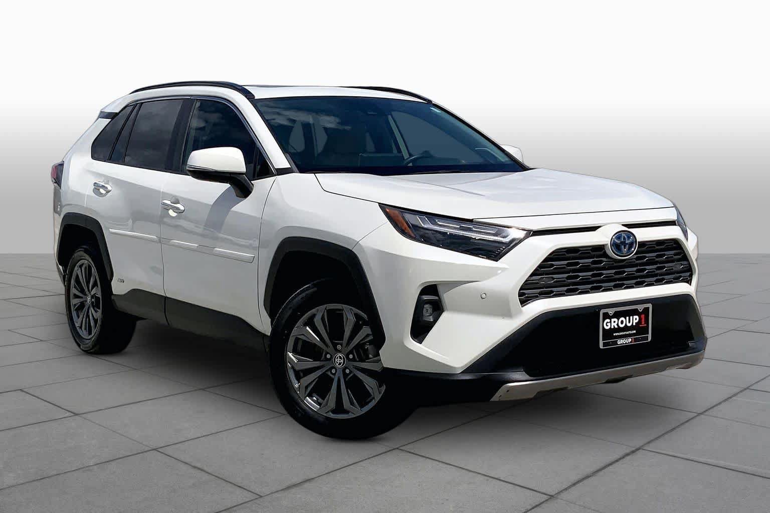 Used 2022 Toyota RAV4 Limited AWD/4WD image 3