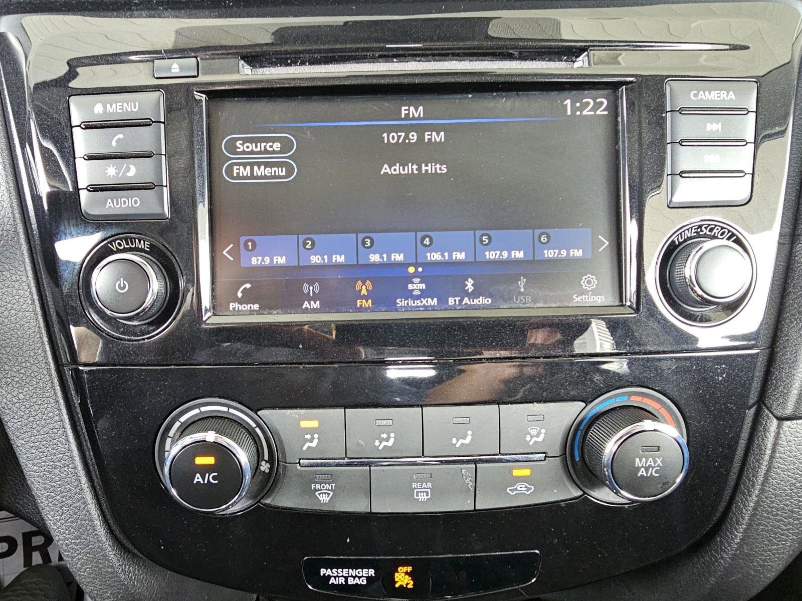 Used 2020 Nissan Rogue S image 26