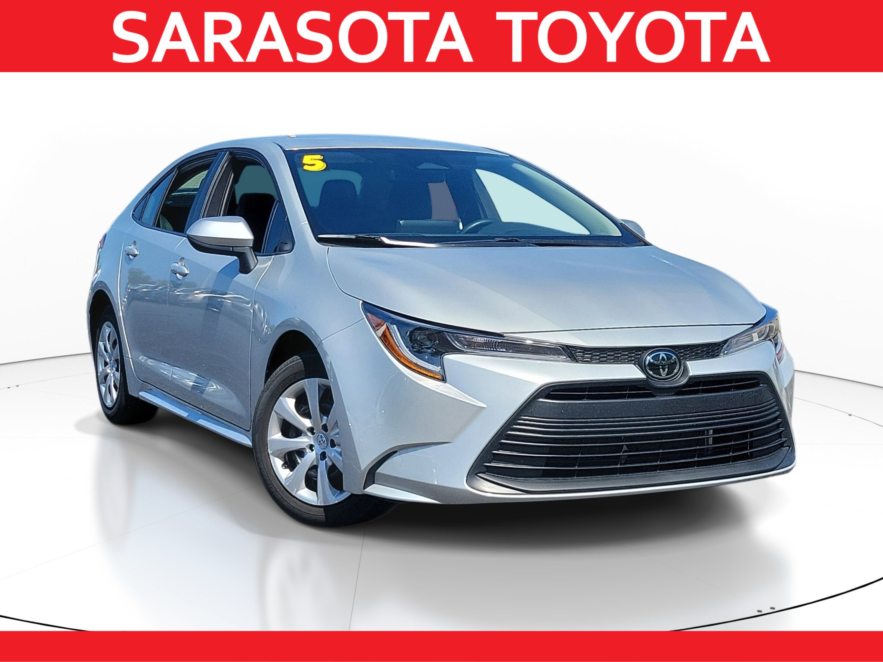 Used 2025 Toyota Corolla LE FWD image 1