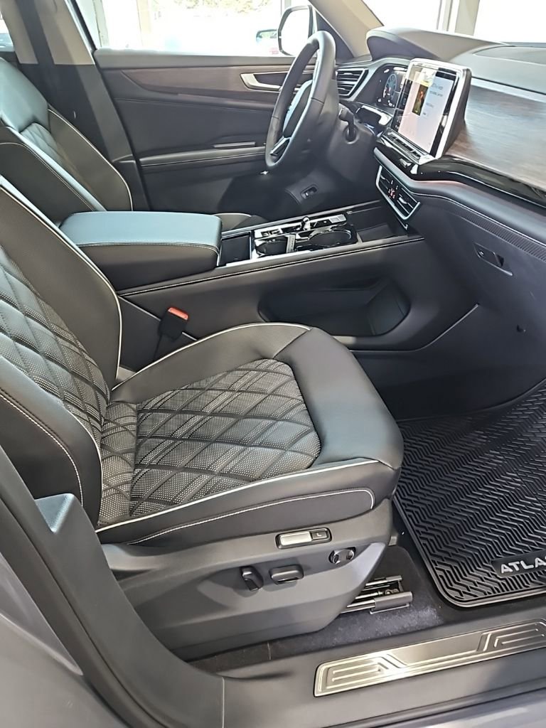 New 2026 Volkswagen Atlas SEL Premium R-Line AWD/4WD image 13