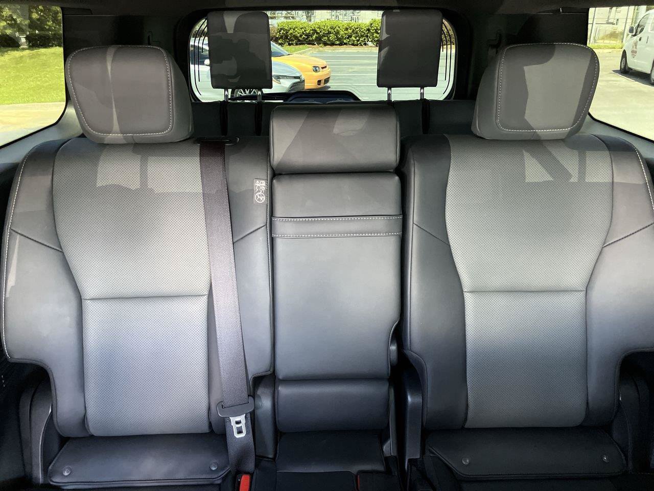 Used 2024 Lexus GX 550 w/ Accessory Package (31) AWD/4WD image 40
