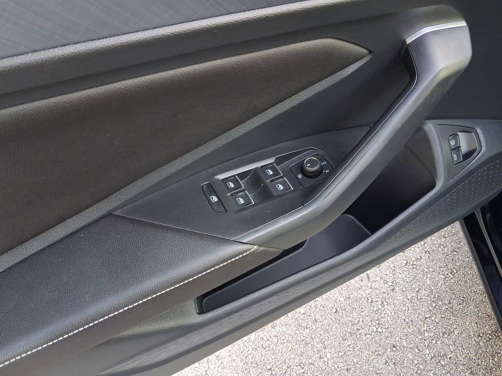 Used 2024 Volkswagen Jetta SE FWD image 17