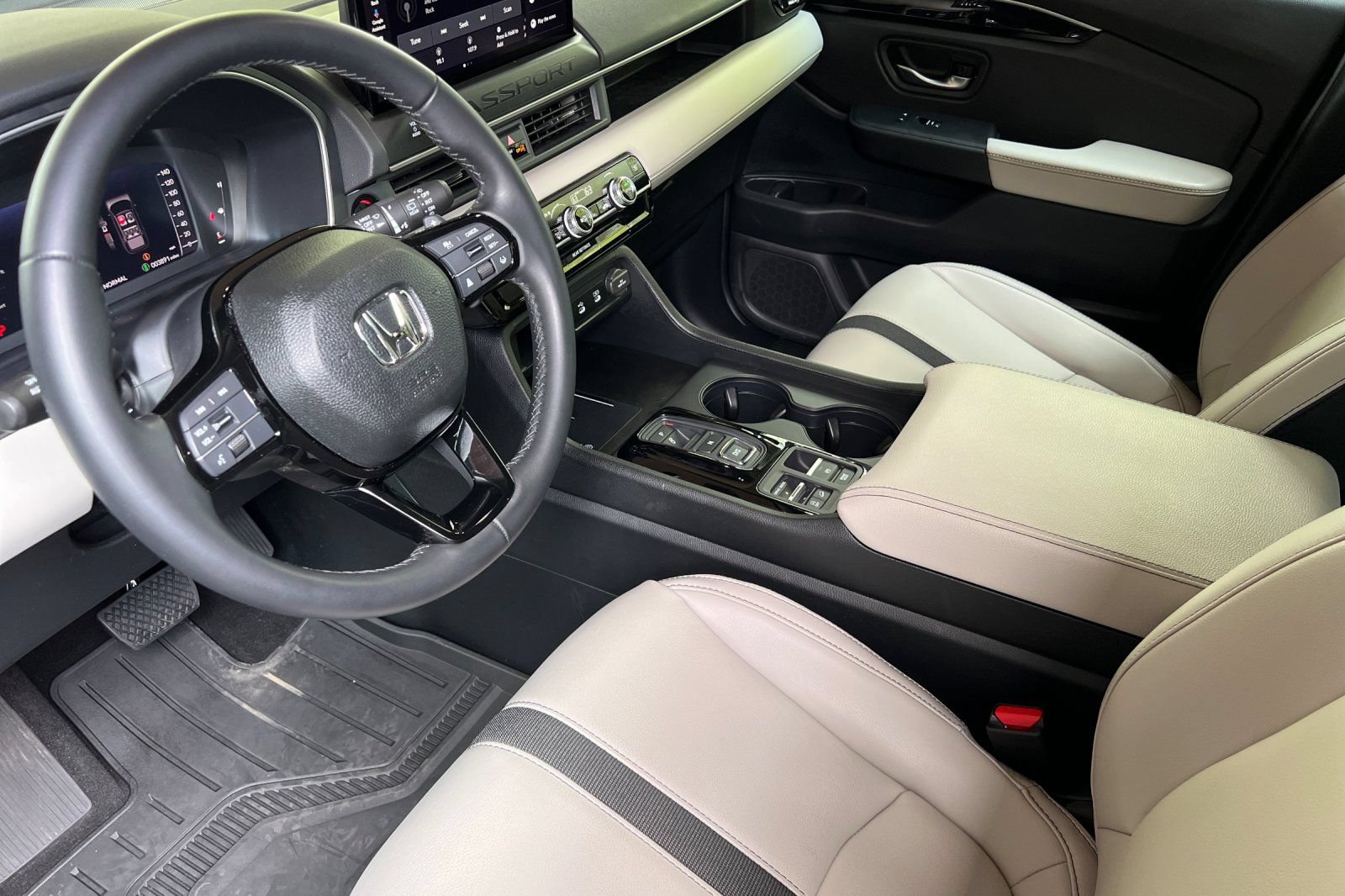 Used 2026 Honda Passport RTL image 3