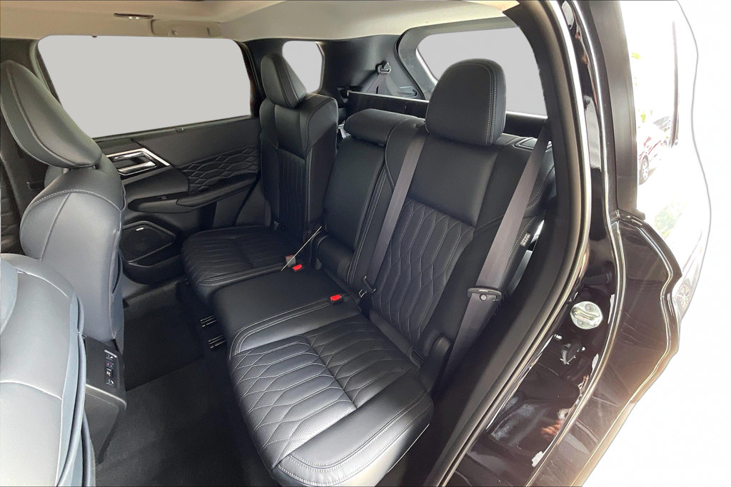 New 2026 Mitsubishi Outlander SEL FWD image 10