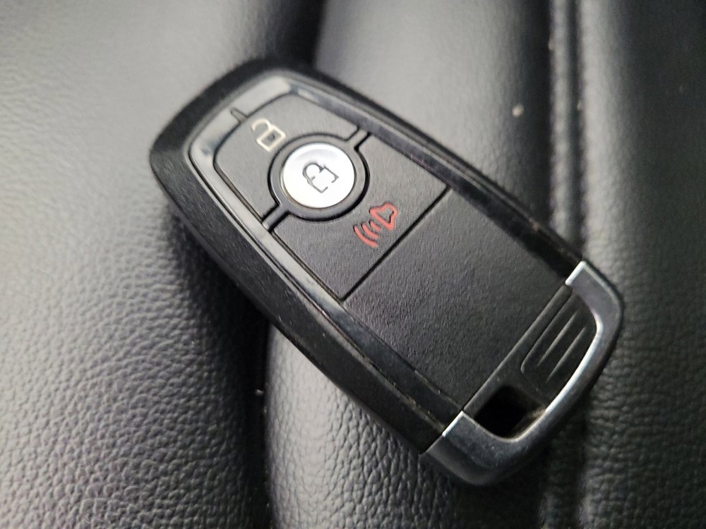 Used 2023 Ford Edge SEL image 32