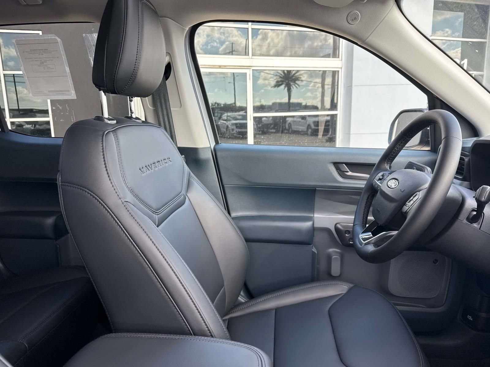 New 2025 Ford Maverick Lariat w/ Black Appearance Package image 21