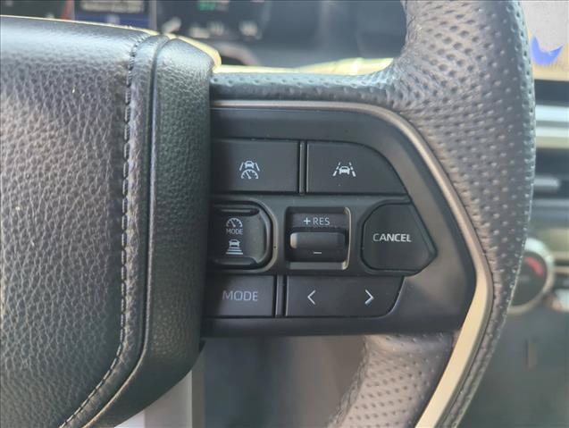 Certified 2025 Toyota Tacoma TRD Off-Road AWD/4WD image 16