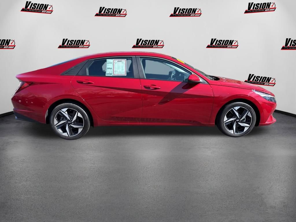Used 2023 Hyundai Elantra SEL w/ Convenience Package FWD image 4