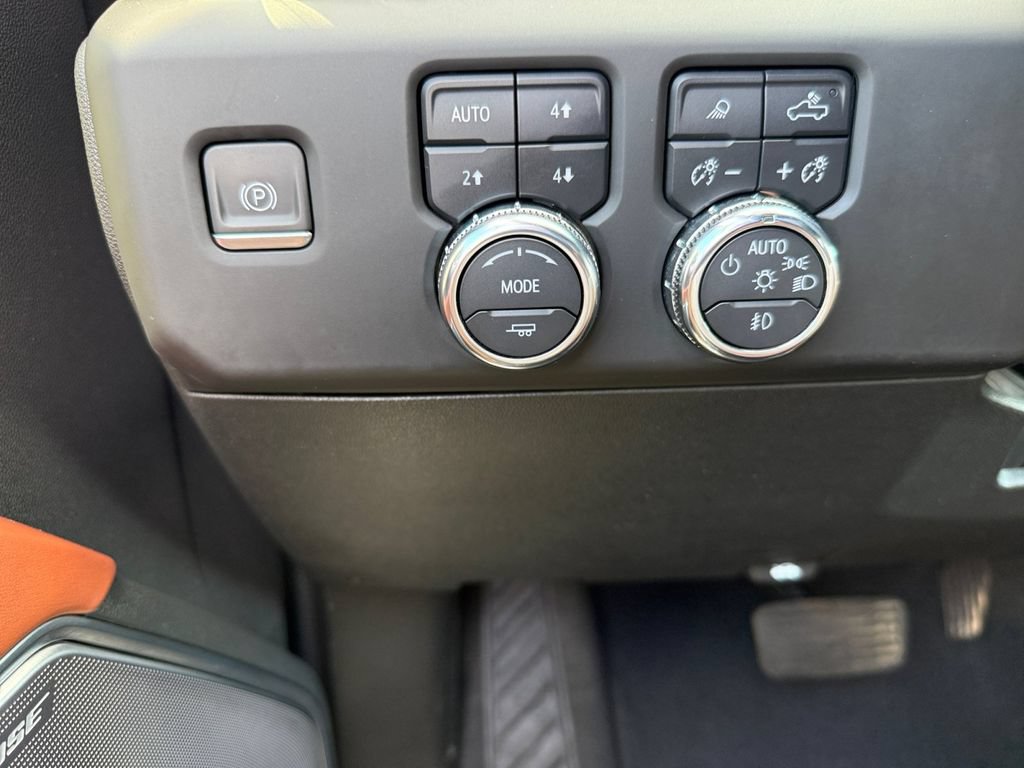 Used 2024 GMC Sierra 2500 Denali Ultimate w/ Snow Plow Prep/Camper Package AWD/4WD image 25