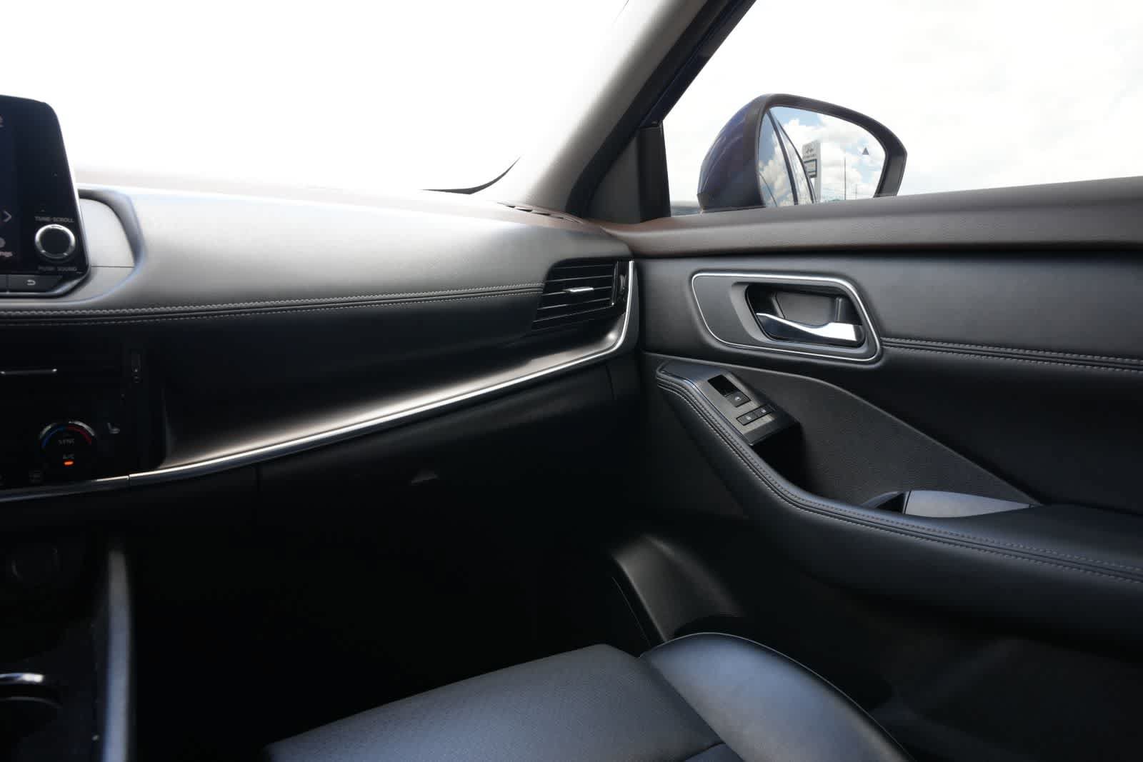 Used 2021 Nissan Rogue SV w/ Premium Package AWD/4WD image 8