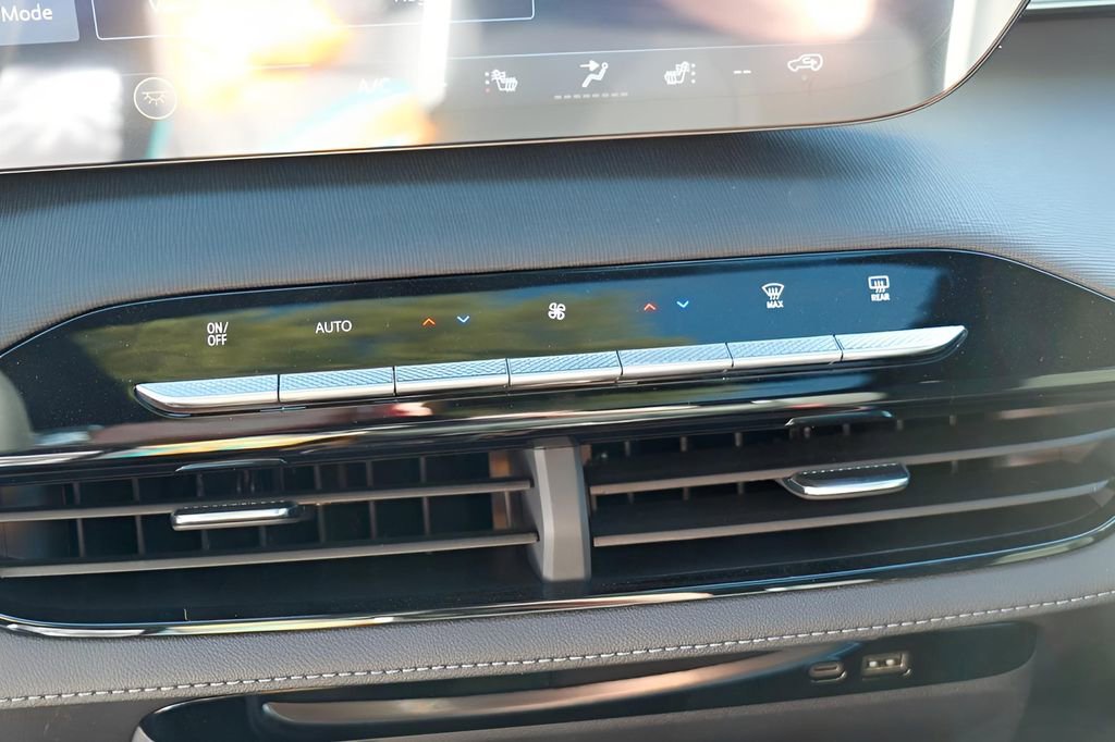 New 2026 Buick Enclave Sport Touring w/ Power Package FWD image 16