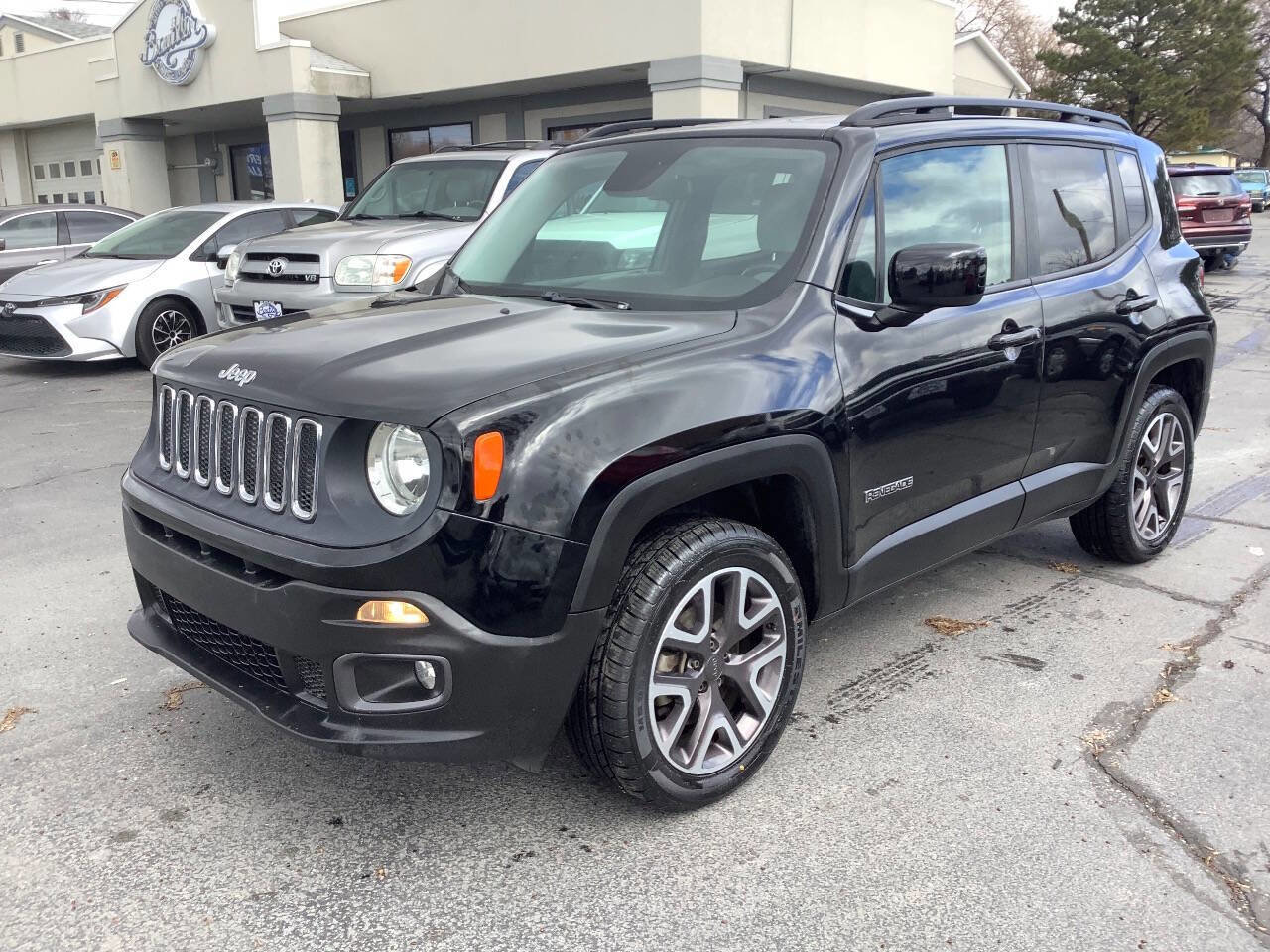 Used 2015 Jeep Renegade Latitude w/ Popular Equipment Group AWD/4WD image 2