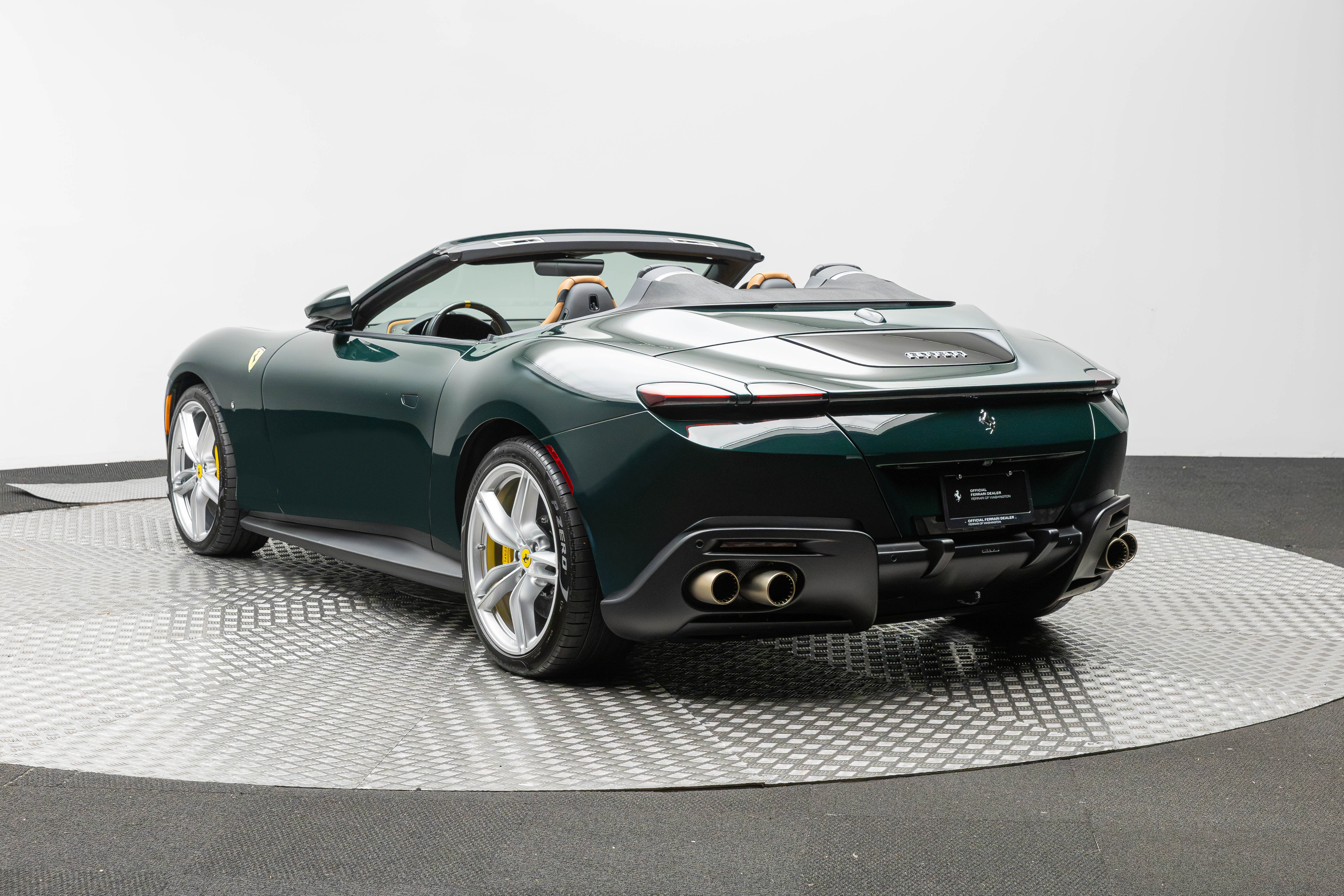 Certified 2025 Ferrari Roma Spider RWD image 3
