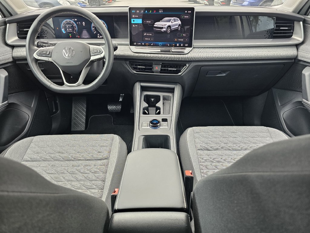 Used 2025 Volkswagen Tiguan S FWD image 11