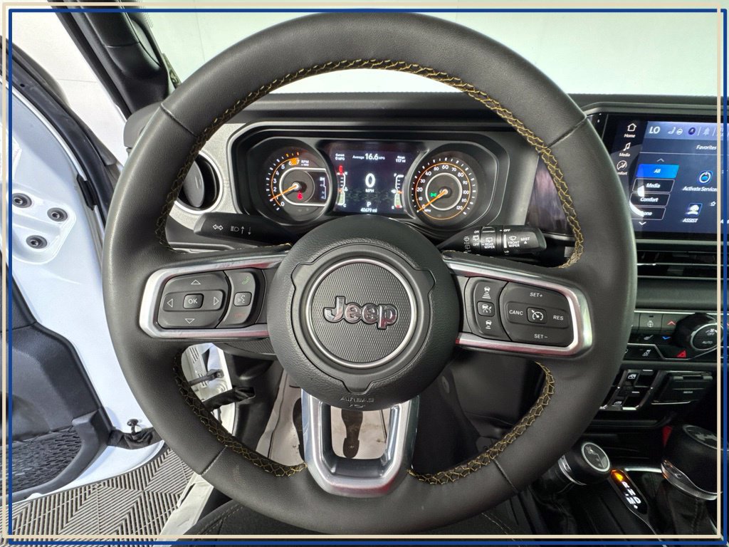 Certified 2025 Jeep Wrangler Unlimited Sahara AWD/4WD image 19