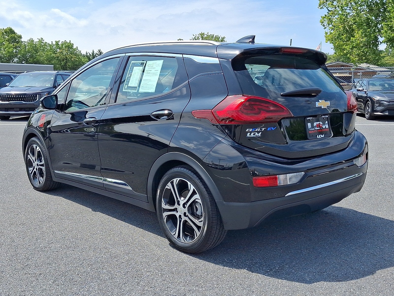 Used 2017 Chevrolet Bolt Premier w/ Driver Confidence II Package FWD image 7