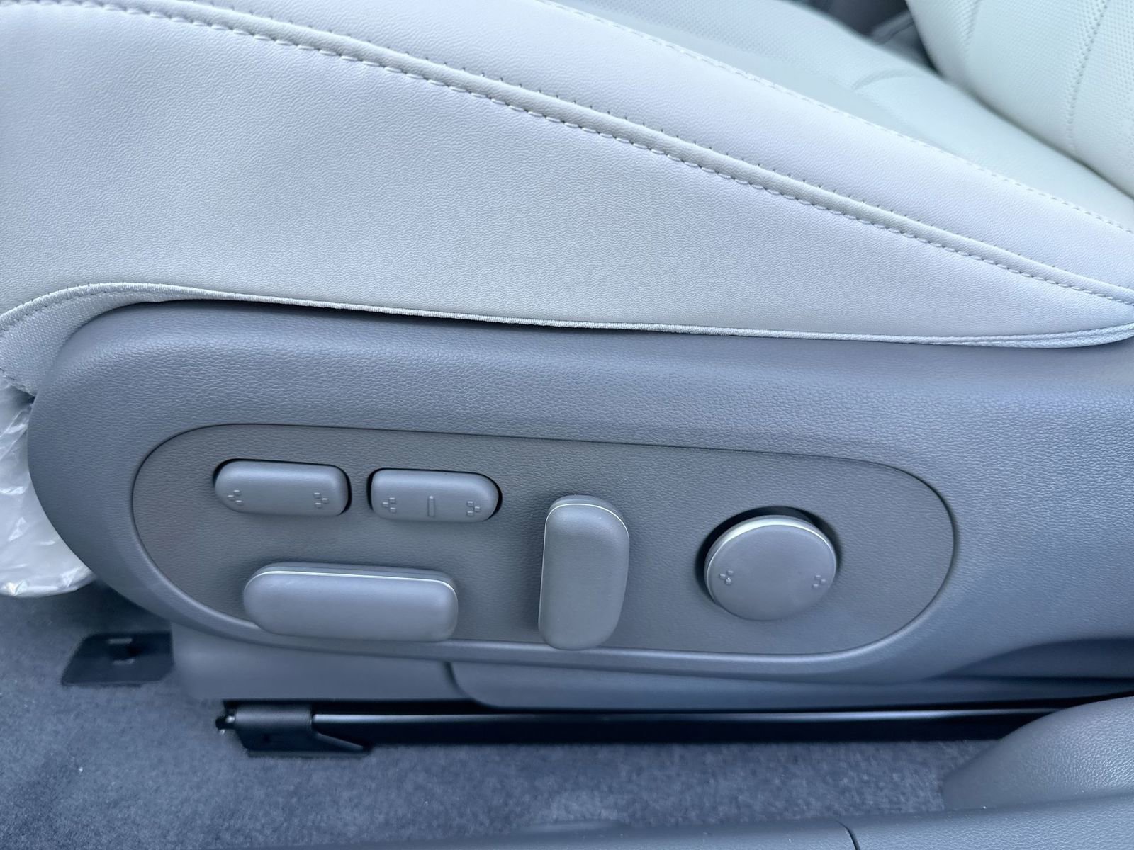 New 2026 Hyundai Ioniq 5 Limited image 13