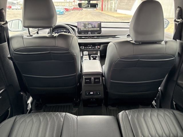 Used 2025 Mitsubishi Outlander SEL AWD/4WD image 32